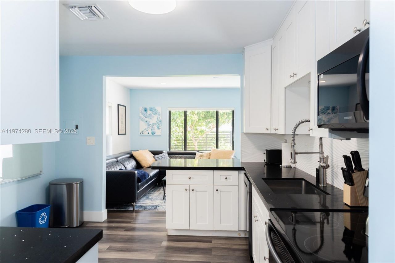 3134 Carter St , Miami, FL 33133 Photo