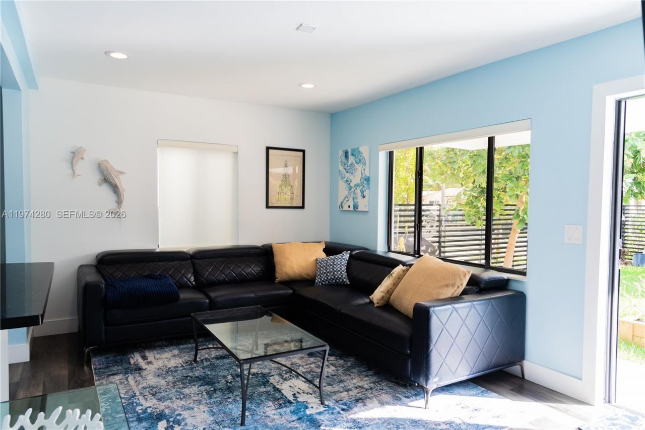 3134 Carter St , Miami, FL 33133 Photo