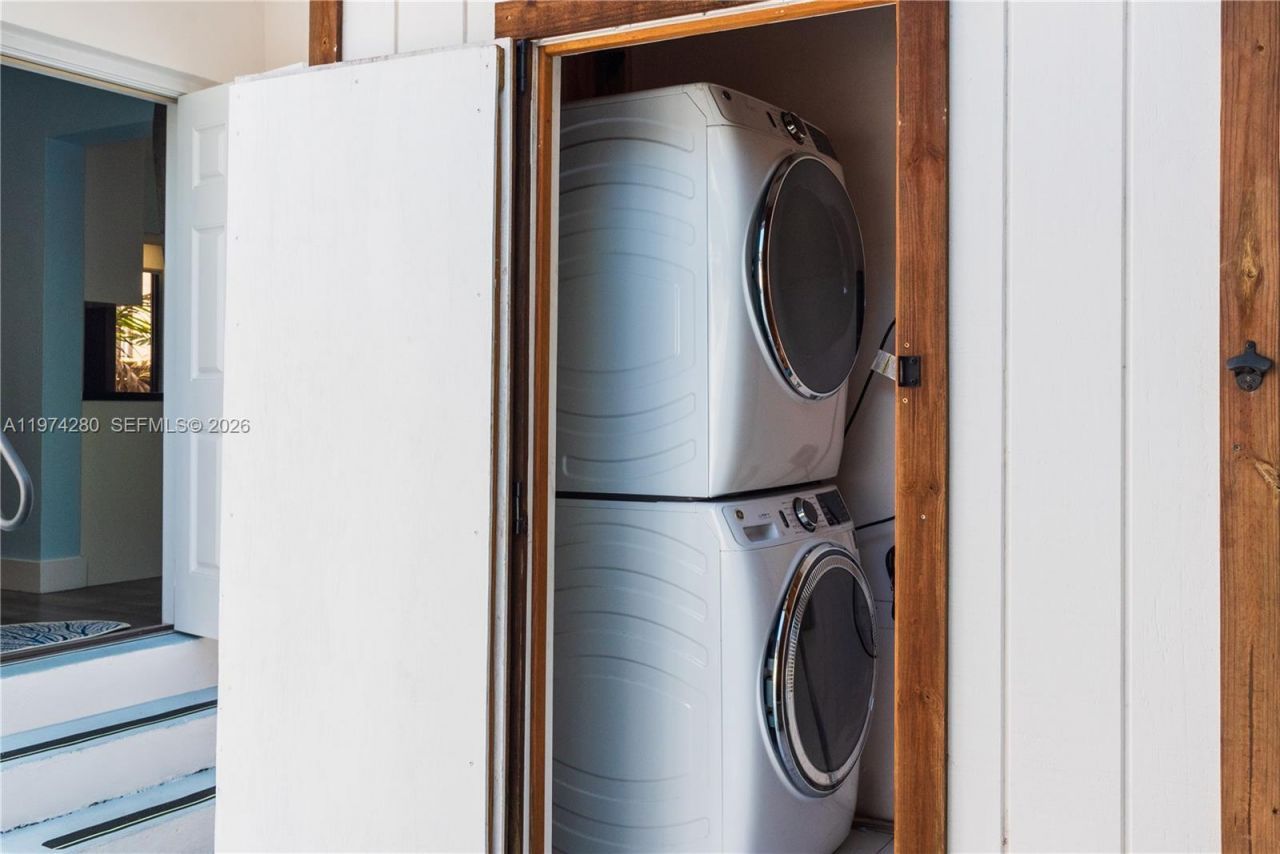 3134 Carter St , Miami, FL 33133 Photo