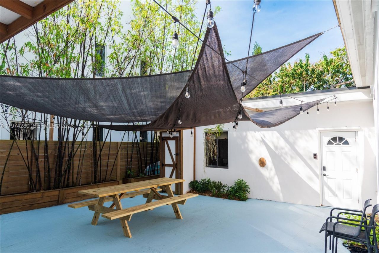 3134 Carter St , Miami, FL 33133 Photo