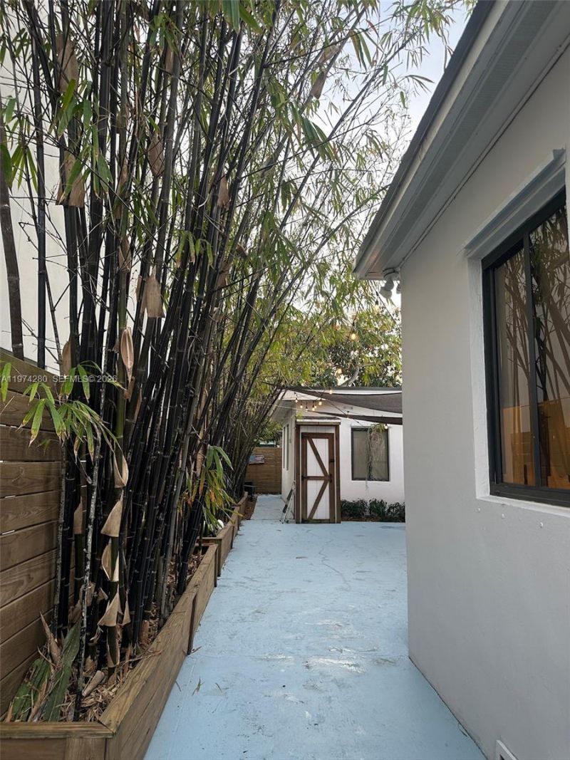 3134 Carter St , Miami, FL 33133 Photo