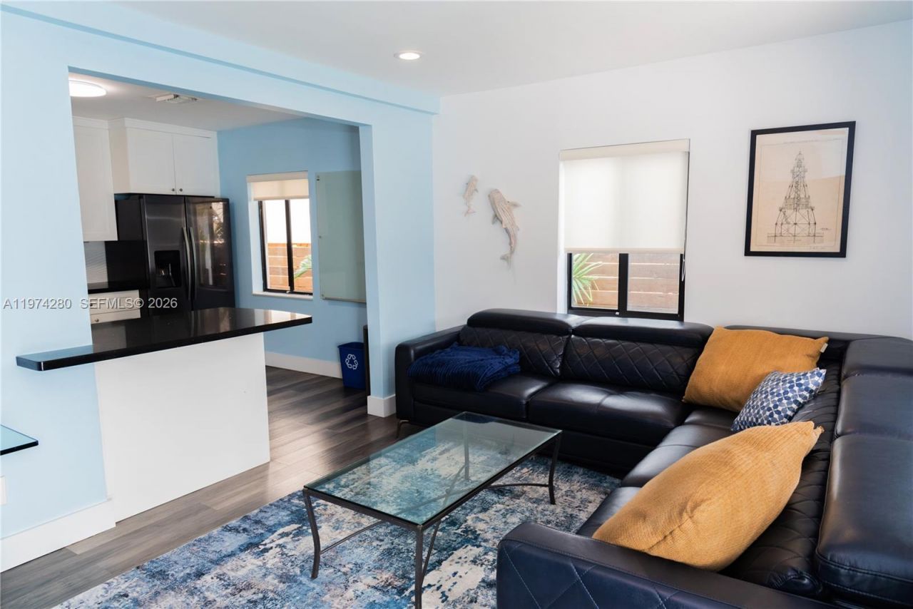 3134 Carter St , Miami, FL 33133 Photo