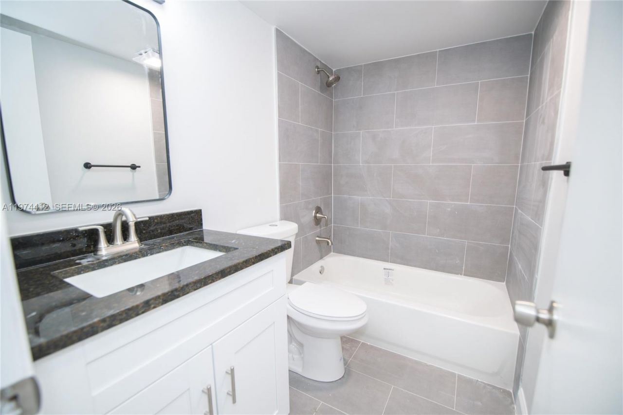 8704 NW 35th St , Unit 104, Coral Springs, FL 33065 Photo