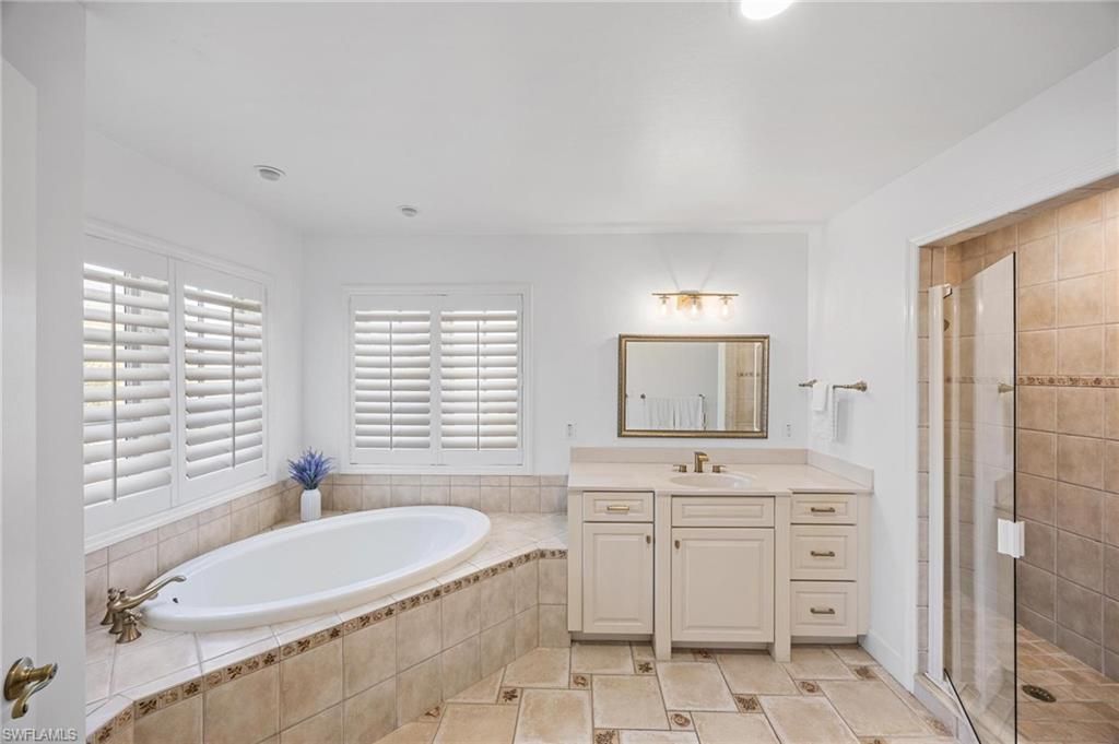 425 Lake Murex Cir, Sanibel, FL 33957 Photo