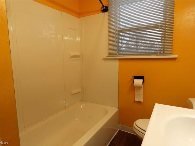 982 Merton Avenue , Akron, OH 44306 Photo 17