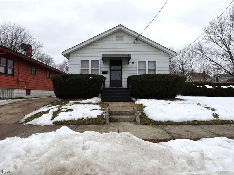 982 Merton Avenue , Akron, OH 44306 Photo 2