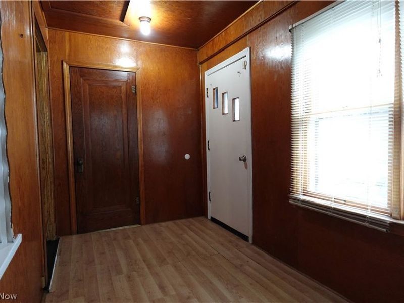 982 Merton Avenue , Akron, OH 44306 Photo 5