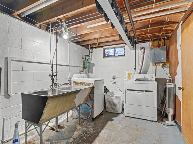 97 Rosary Drive , Campbell, OH 44405 Photo 23