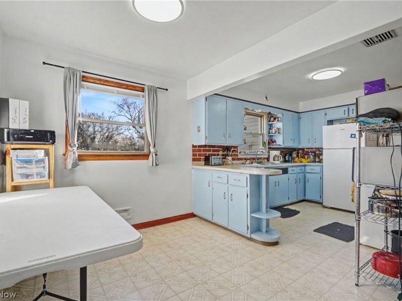 97 Rosary Drive , Campbell, OH 44405 Photo 4