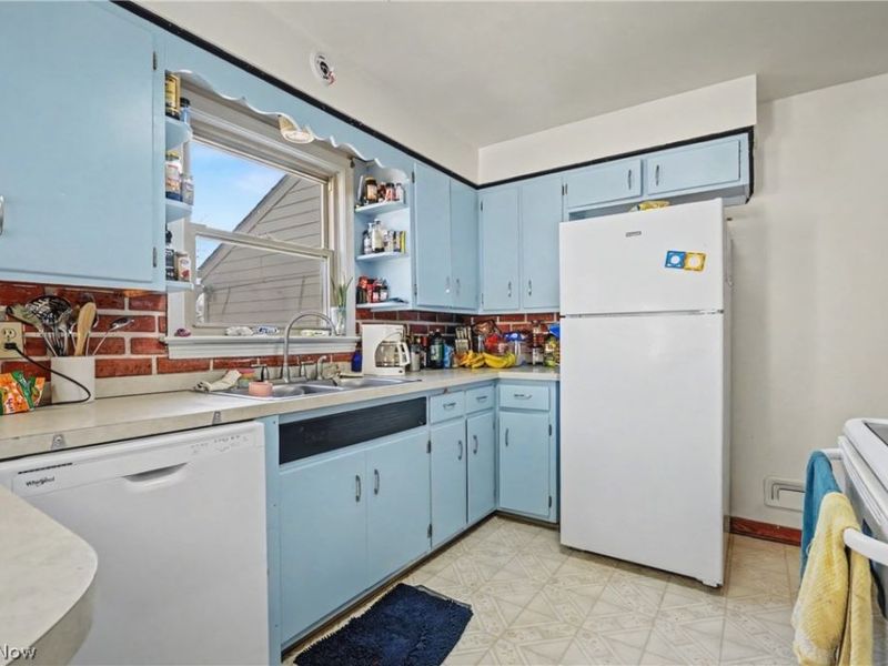 97 Rosary Drive , Campbell, OH 44405 Photo 5