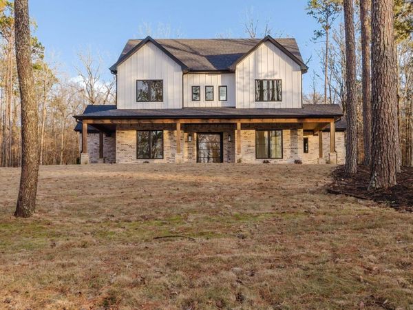 7048 Hannah Ln, Benton, AR 72019