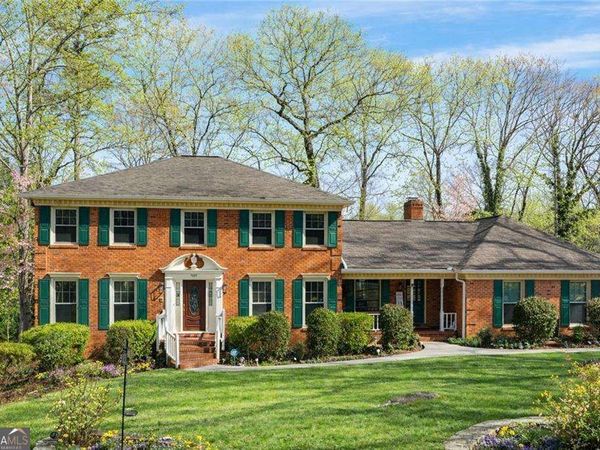 5027 Castlewood Drive SW, Lilburn, GA 30047