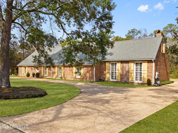 50 Poplar Circle, Gulfport, MS 39507