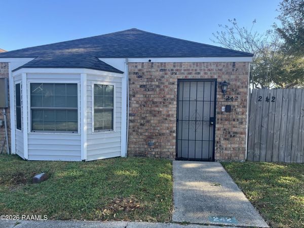 242 Woodland Circle , New Iberia, LA 70563