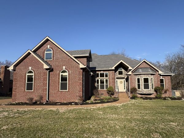 413 Barnes Dr , Lebanon, TN 37087