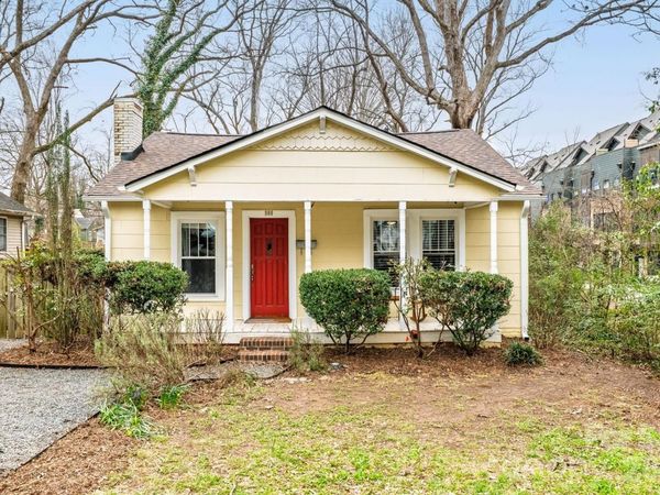 900 Sweetbriar Street, Charlotte, NC 28205