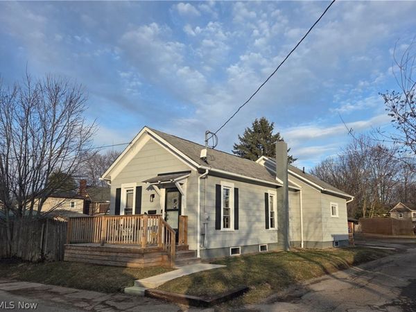 119 S Wallace Street , Uhrichsville, OH 44683