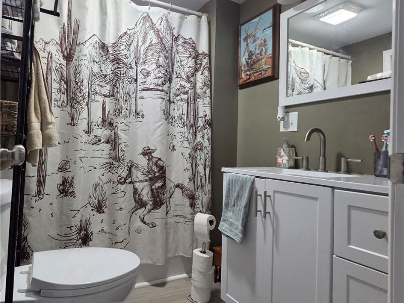 119 S Wallace Street , Uhrichsville, OH 44683 Photo 14