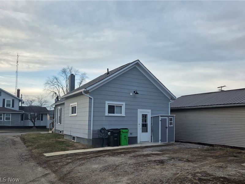 119 S Wallace Street , Uhrichsville, OH 44683 Photo 3