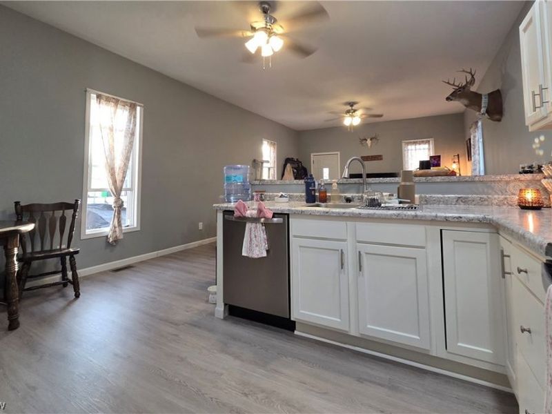 119 S Wallace Street , Uhrichsville, OH 44683 Photo 8