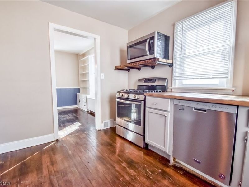 536 Independence Street, Fairport Harbor, OH 44077 Photo 7