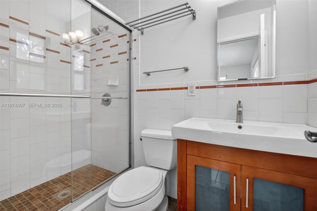 5650-5652 NE 17 Terrace, NE 17th Ter , Fort Lauderdale, FL 33334 Photo