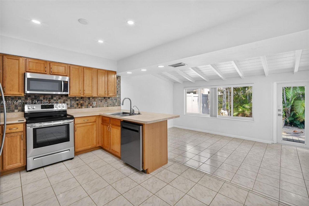 5650-5652 NE 17 Terrace, NE 17th Ter , Fort Lauderdale, FL 33334 Photo