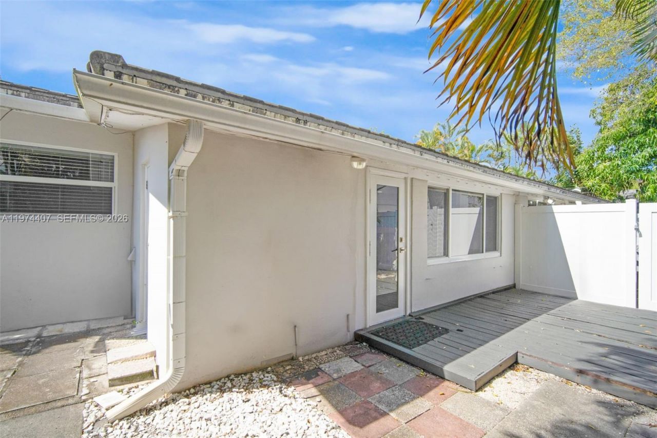 5650-5652 NE 17 Terrace, NE 17th Ter , Fort Lauderdale, FL 33334 Photo