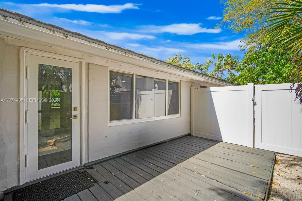 5650-5652 NE 17 Terrace, NE 17th Ter , Fort Lauderdale, FL 33334 Photo