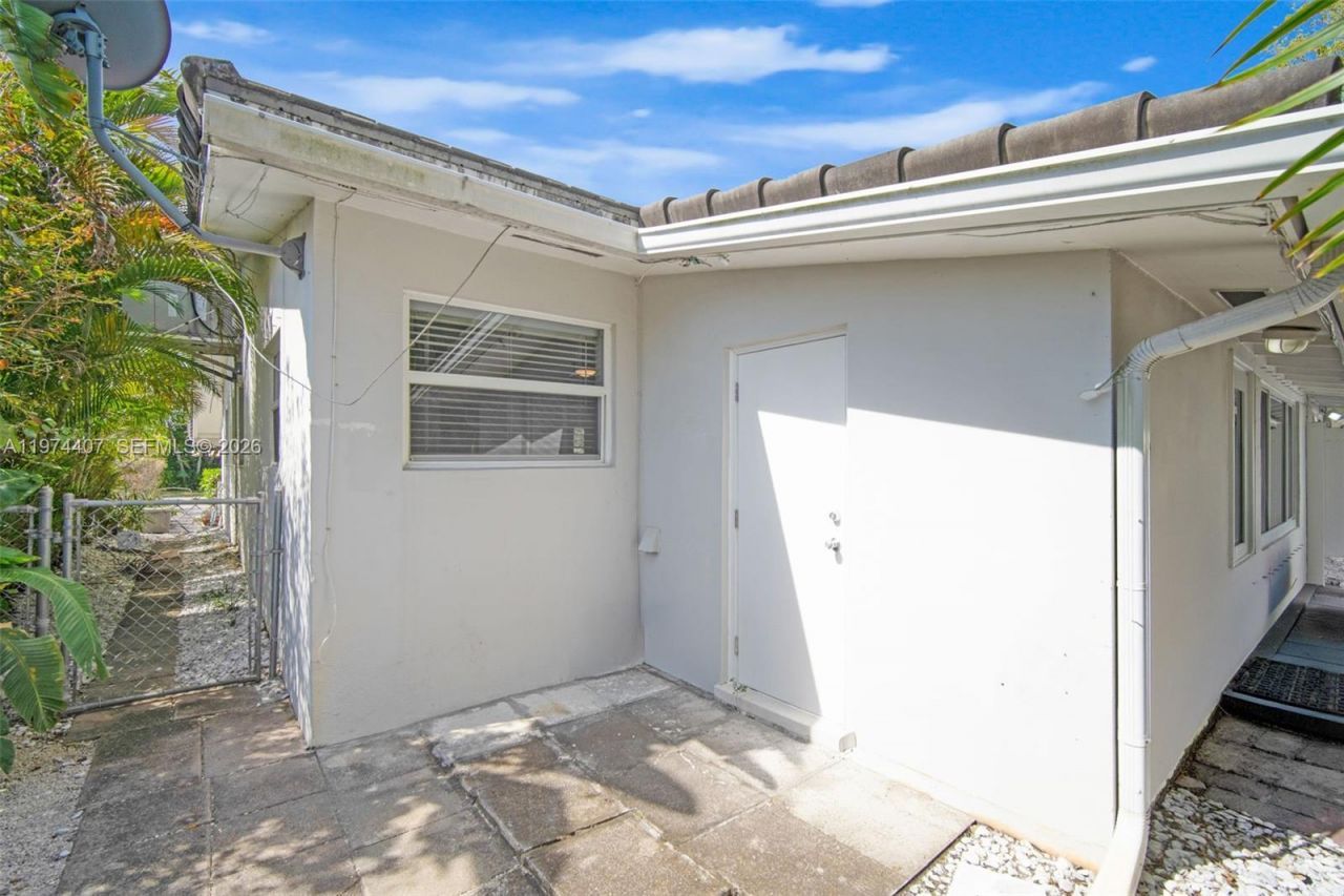 5650-5652 NE 17 Terrace, NE 17th Ter , Fort Lauderdale, FL 33334 Photo