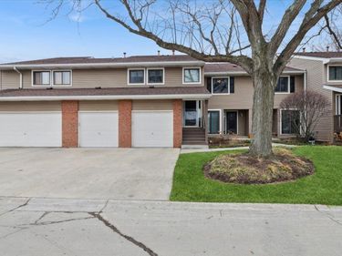 223 Winding Oak Lane, Buffalo Grove, IL 60089