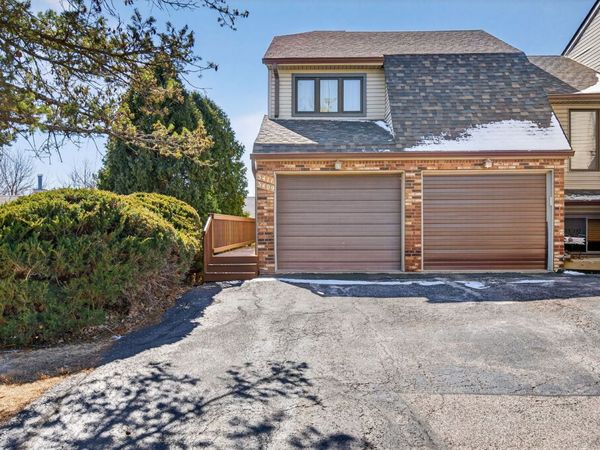 3409 Parkwild Drive, Unit 101, Bettendorf, IA 52722