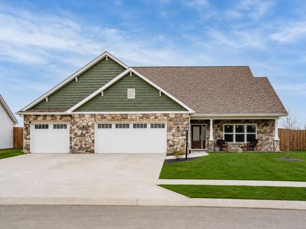 10462 Chestnut Creek Boulevard, Fort Wayne, IN 46814