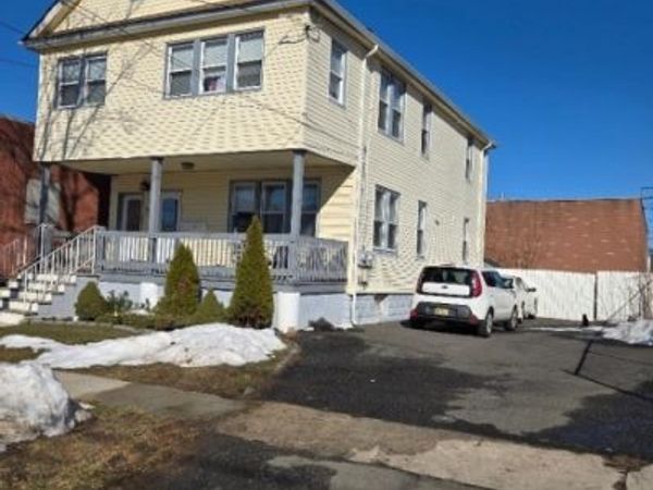 3 Fern St, Roselle, NJ 07203