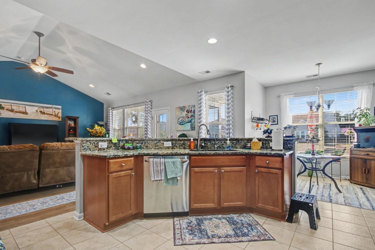 437 Coral Harbor Dr. Photo 13