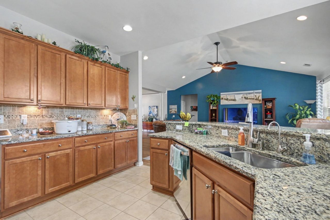 437 Coral Harbor Dr. Photo 14