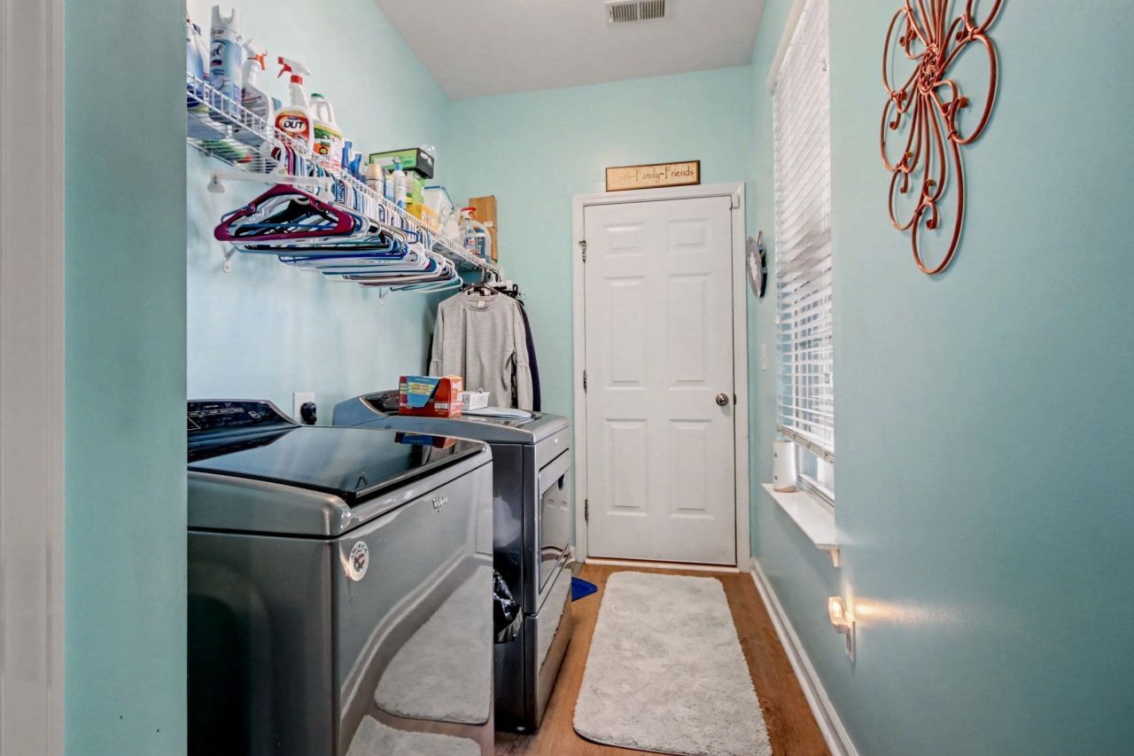 437 Coral Harbor Dr. Photo 18