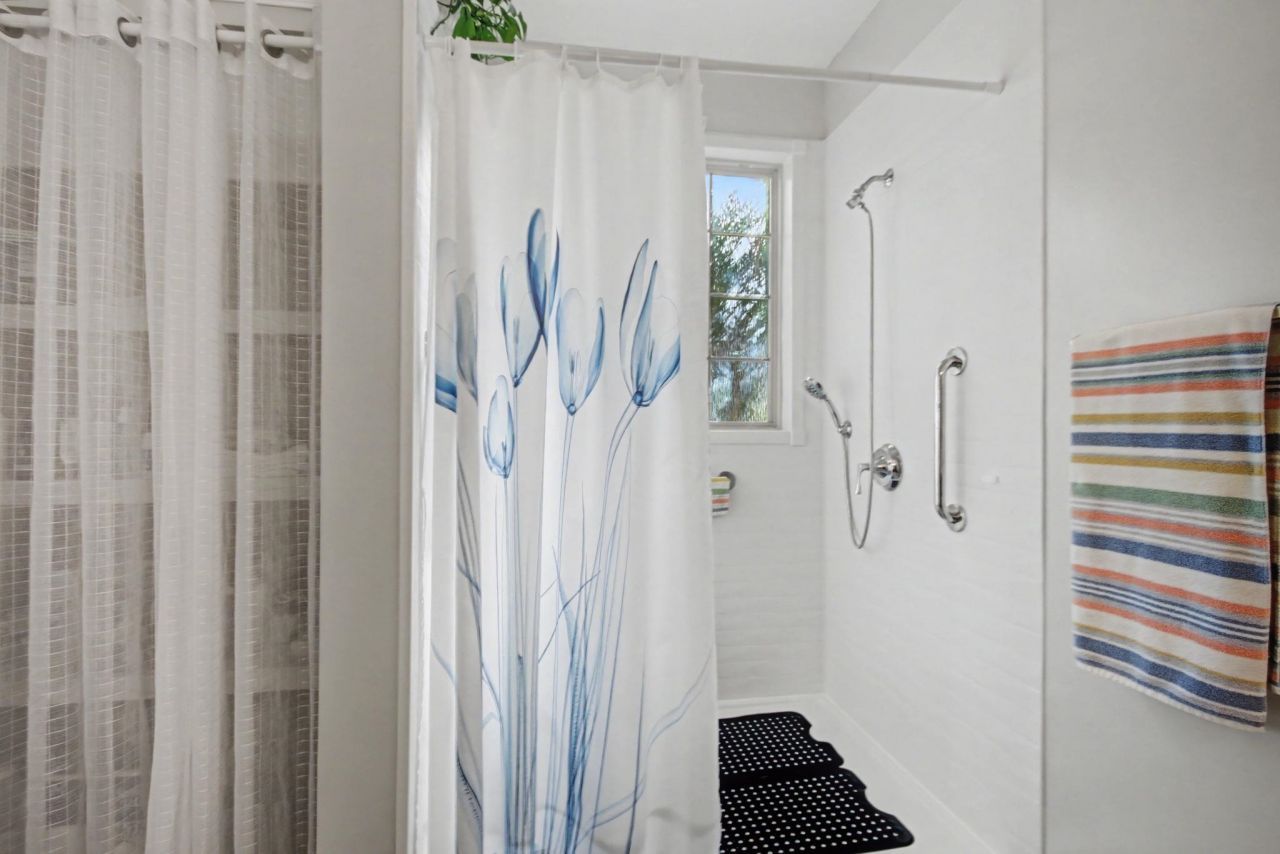 437 Coral Harbor Dr. Photo 28