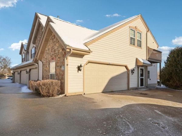 8648 S Roxbury WAY, Oak Creek, WI 53154
