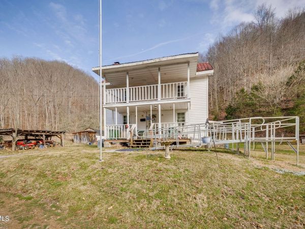 547 Wynding Way Drive, Fort Blackmore, VA 24250