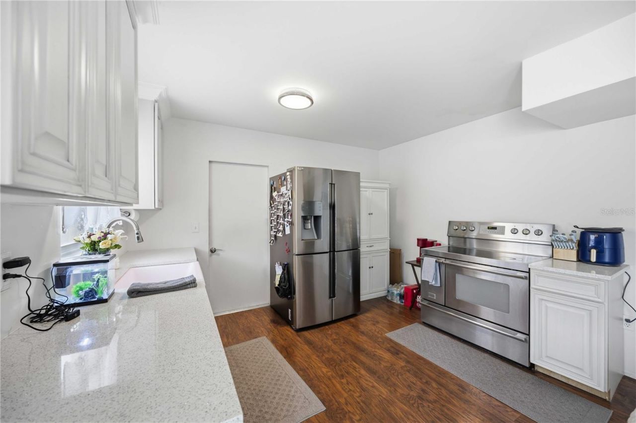 6515 Mauna Loa Boulevard, Sarasota, FL 34241 Photo