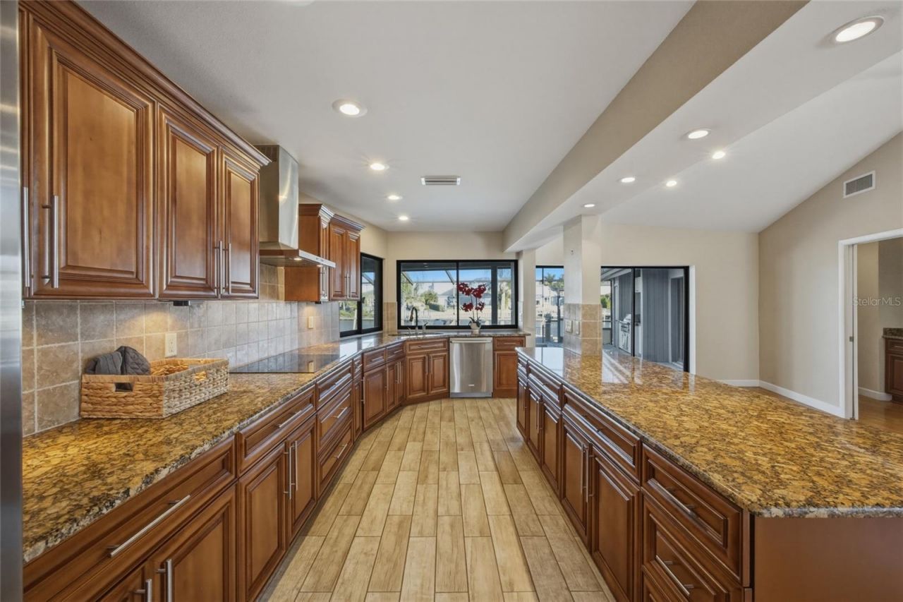 4157 Saltwater Boulevard, Tampa, FL 33615 Photo