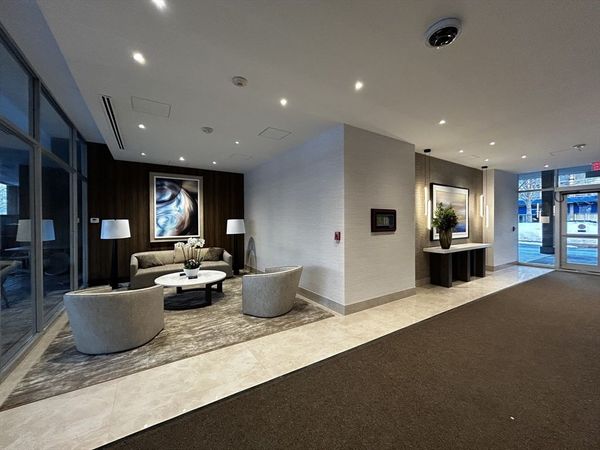 77 Pond Ave, Unit 1009, Brookline, MA 02445