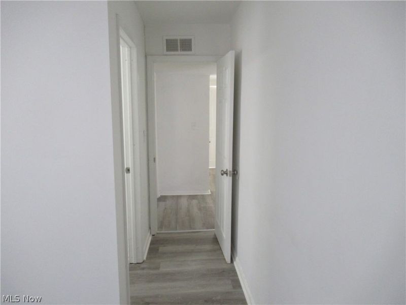 1403 Dawnwood , Parma, OH 44134 Photo 25