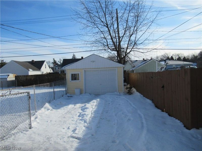 1403 Dawnwood , Parma, OH 44134 Photo 3