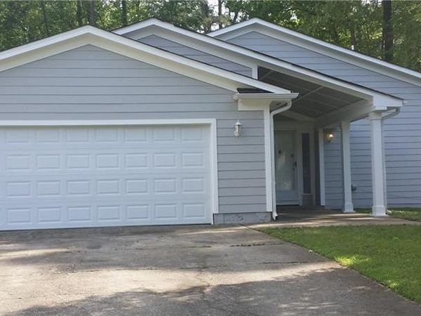 1074 Park Forest Court NW, Lilburn, GA 30047