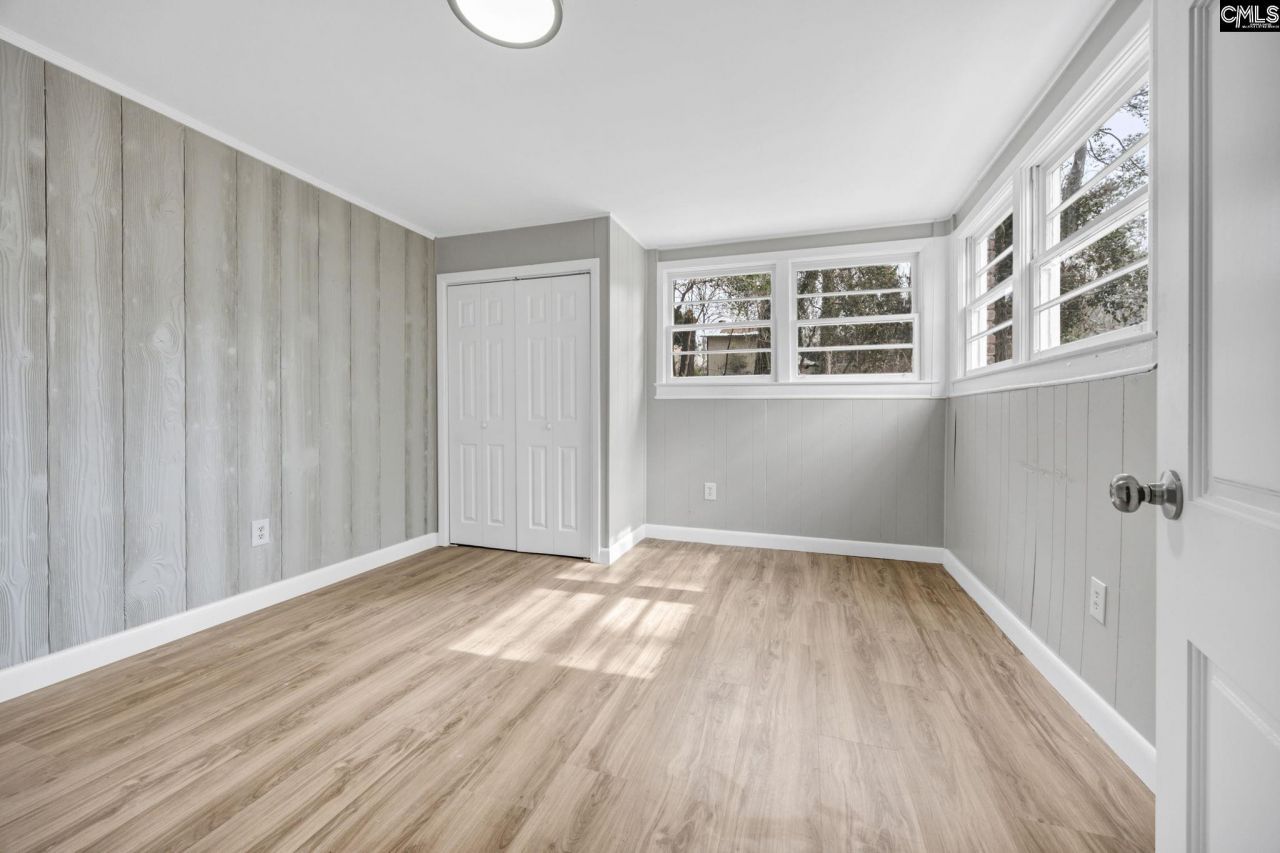 842 Delverton Road  Photo 32