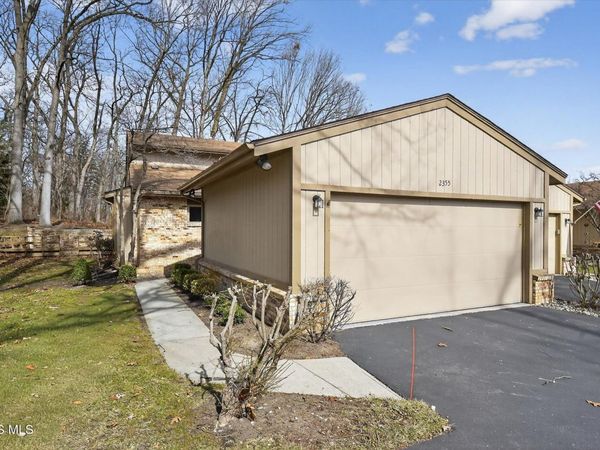 2355 Parliament Square , Toledo, OH 43617