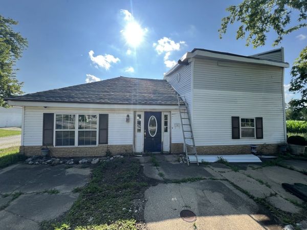 303 N Main Street , Seymour, IL 61875
