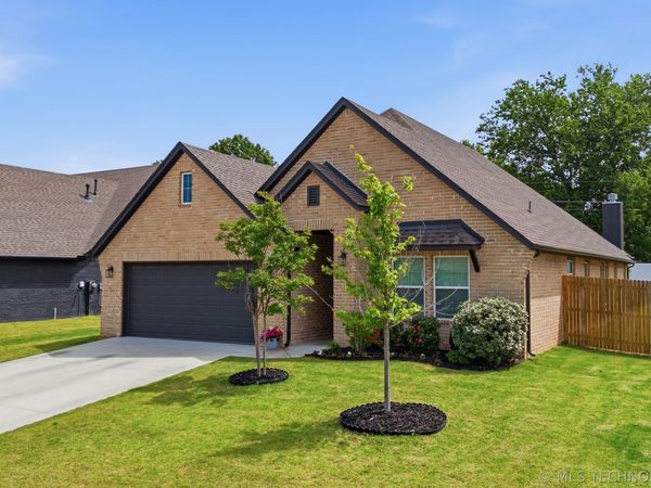 1417 N 72nd Street, Broken Arrow, OK 74014